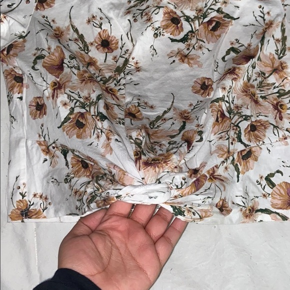 Floral top - Picture 2 of 3